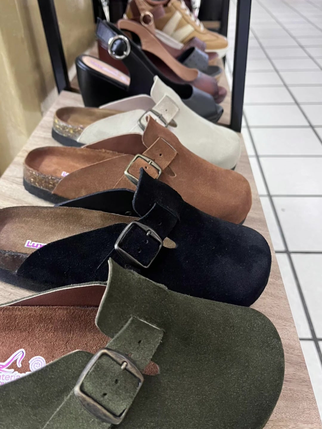 @Luxy Zapaterias