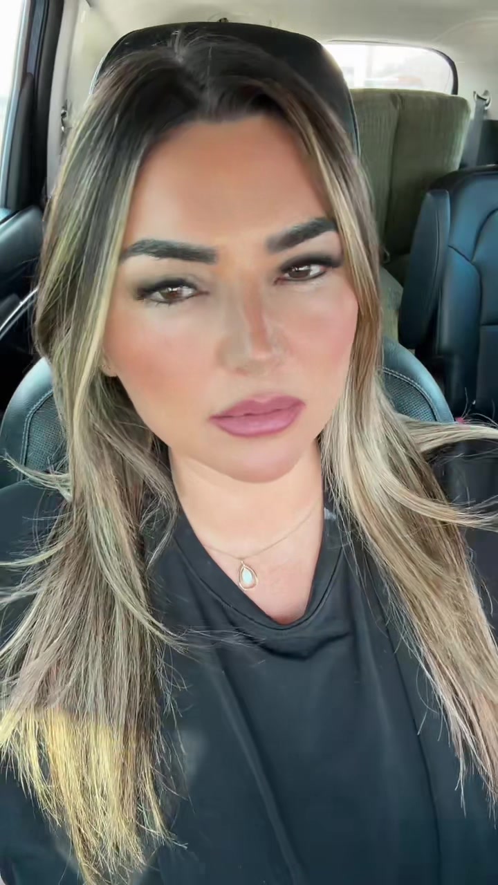 @Bella