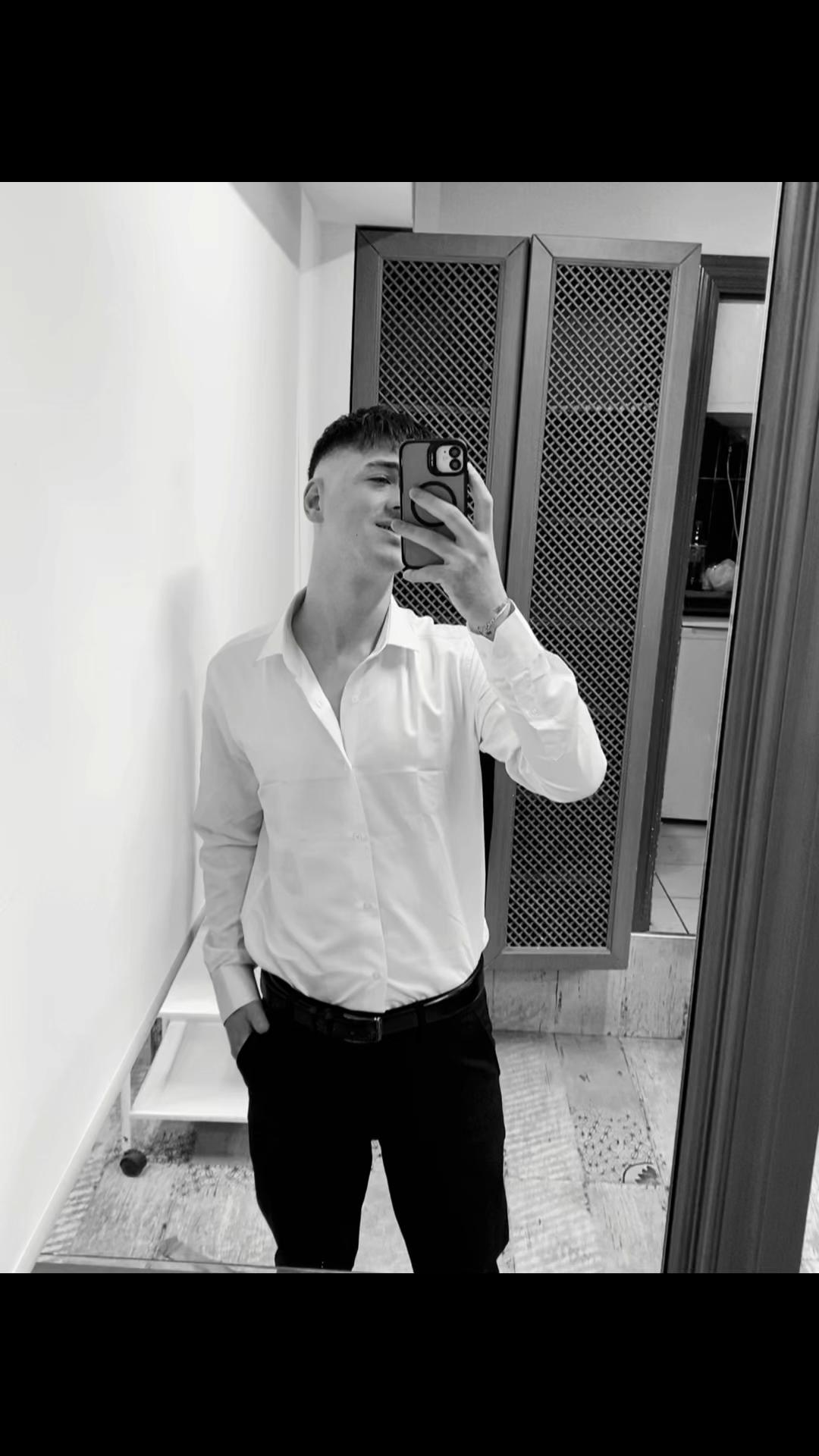 @🦊