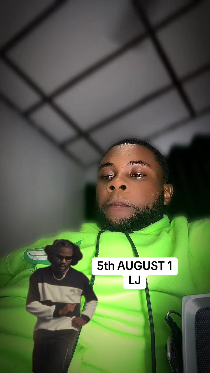 @THE GREEN HOODIE GUY ๐๐