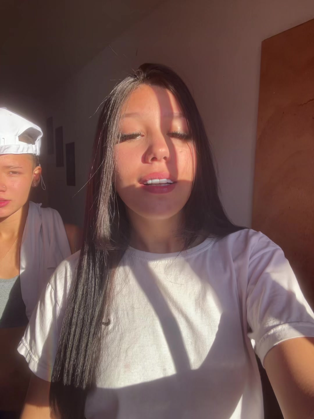 @Let&iacute;cia.akamine_