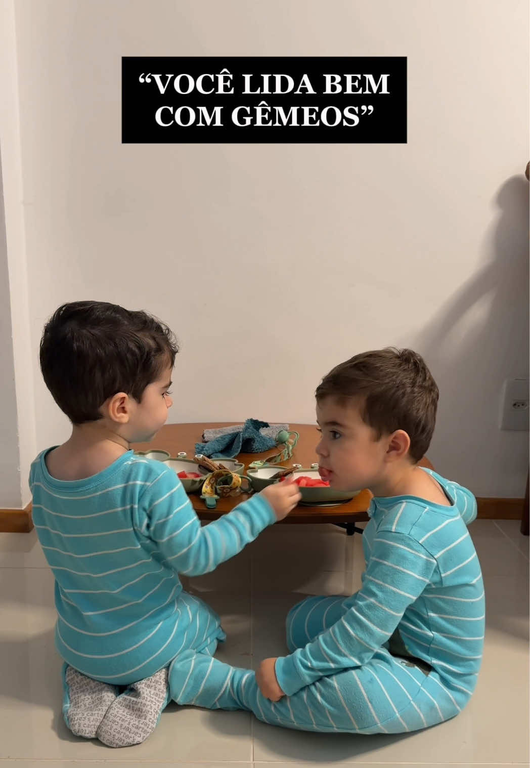 @Ka | M&atilde;e dos G&ecirc;meos