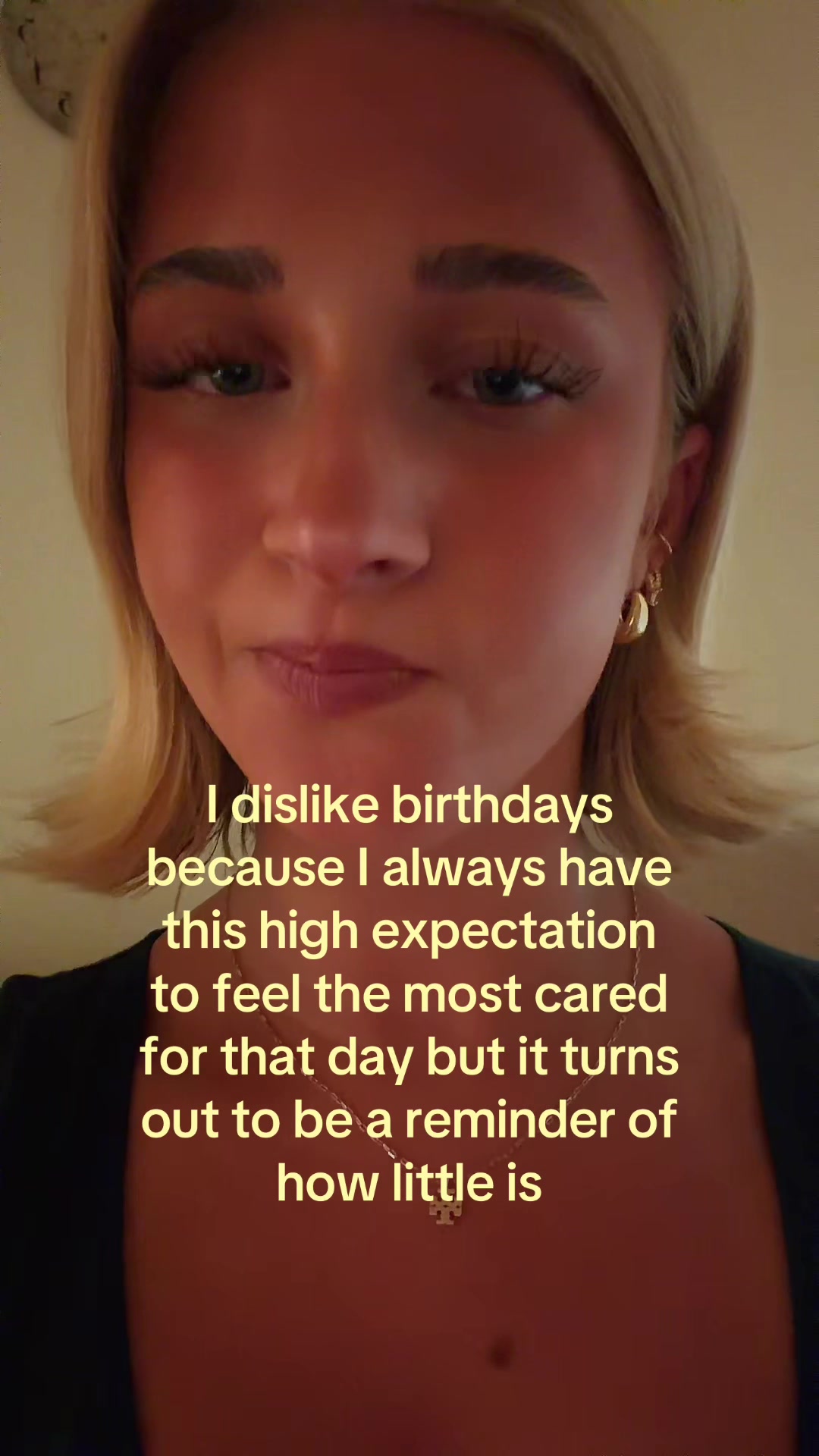 @theelliebarker