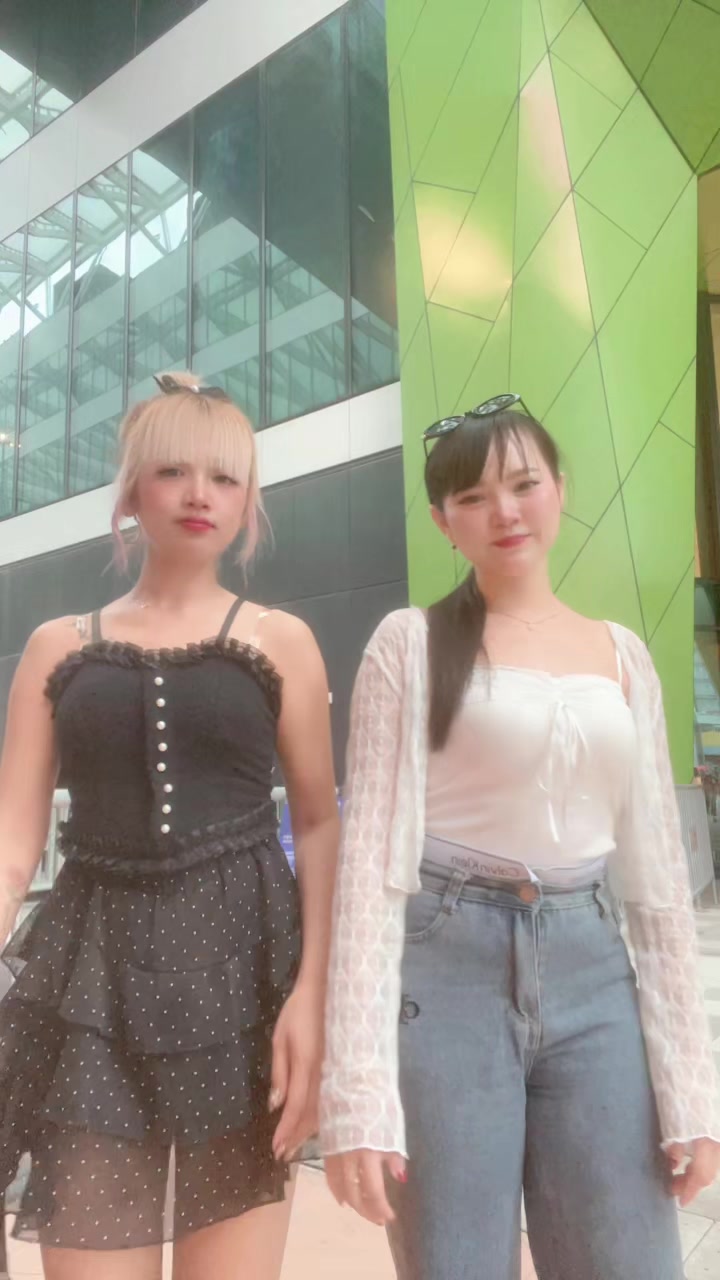 @👑𝙌𝙐𝙀𝙀𝙉𝙇𝙔👑