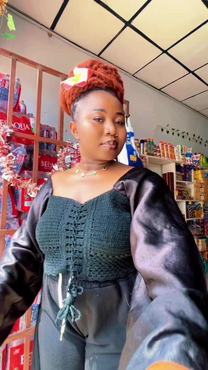 @Shivi's Vintage GlowCos.🛍️🌸