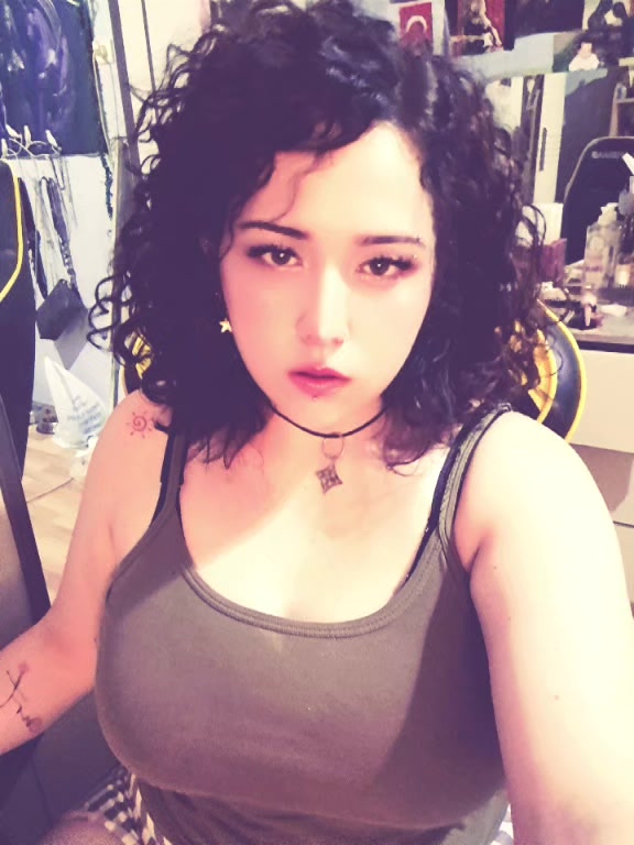 @🦦