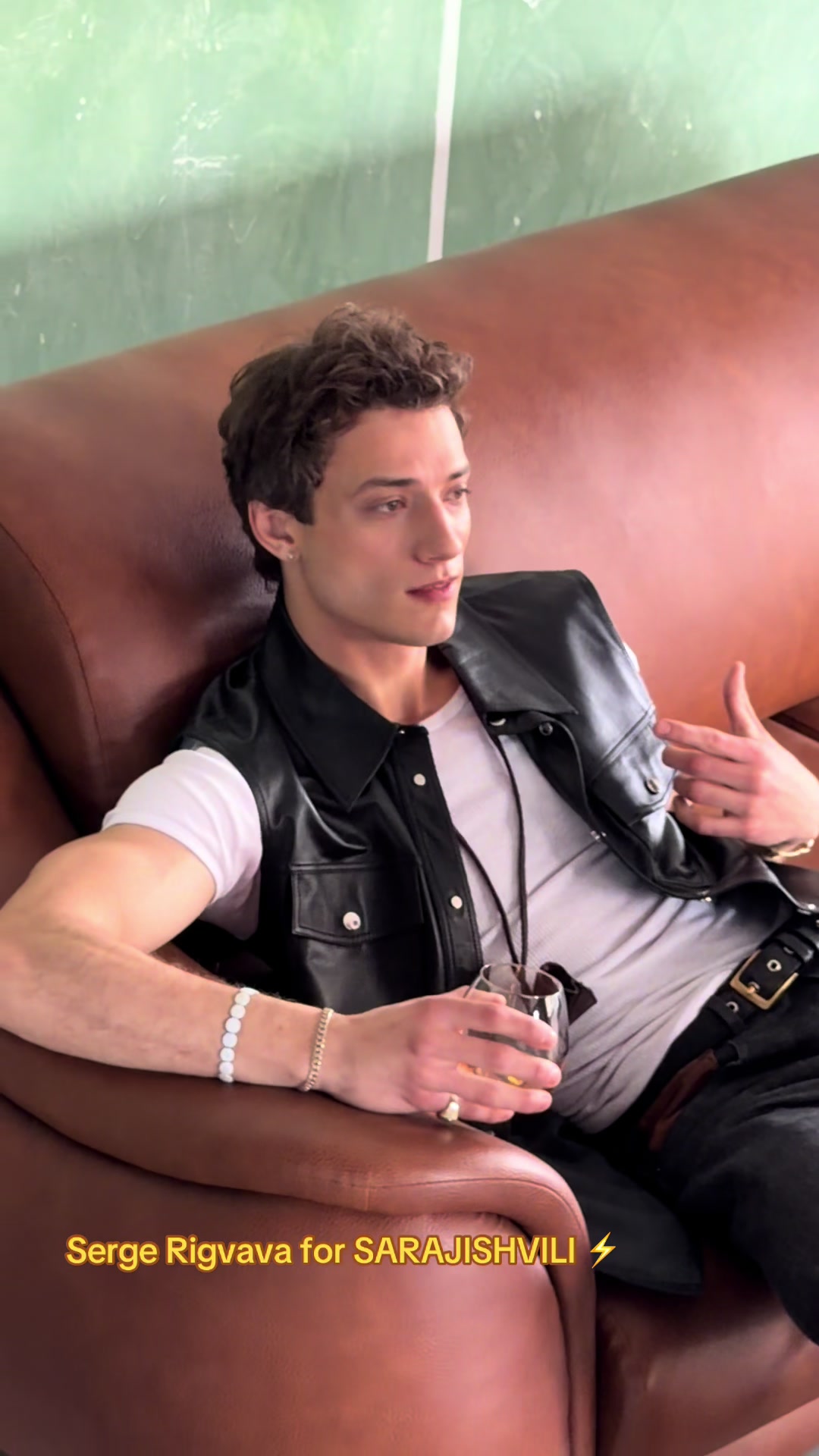 @Backstagevideos