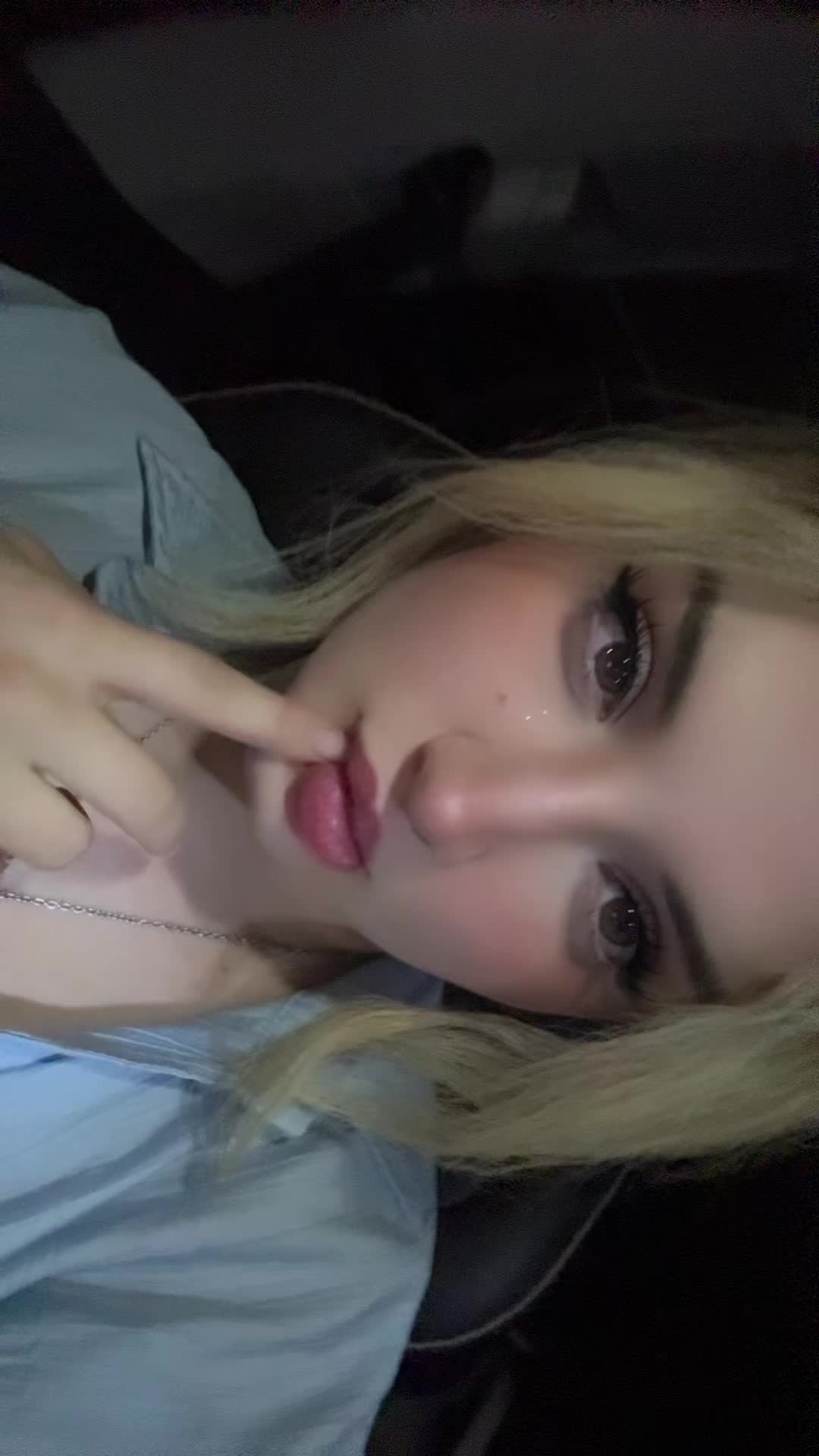 @Anahitaque