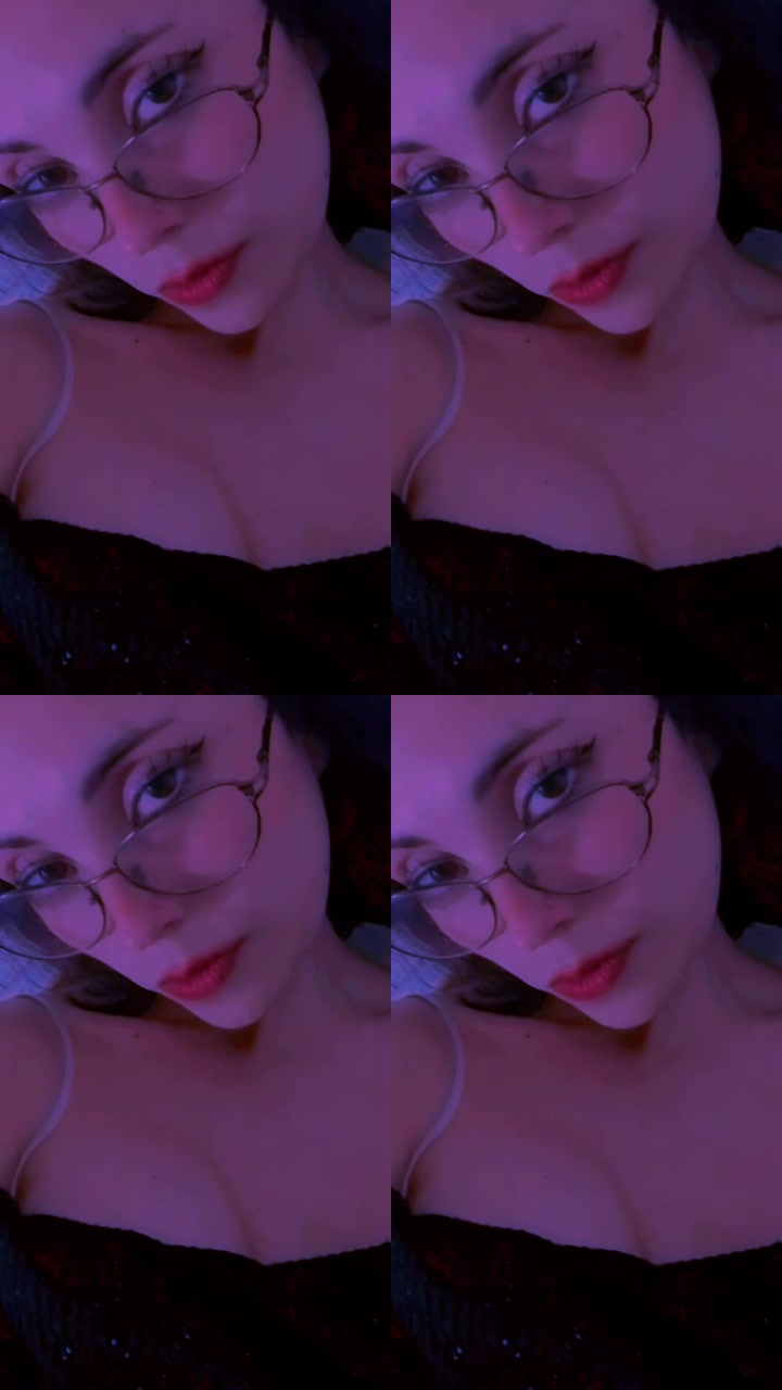 @pequeña💋