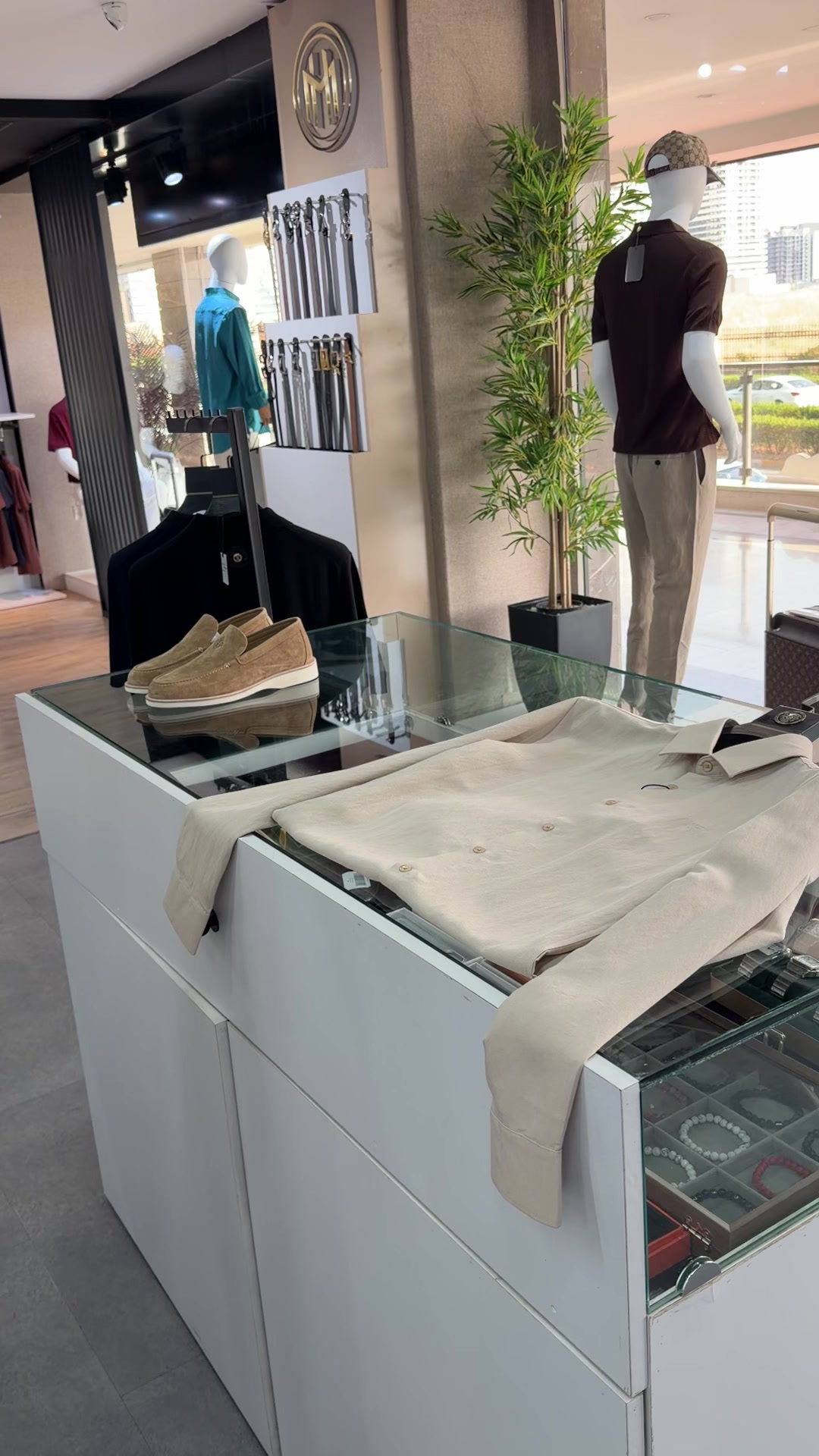 @hm brands parkview