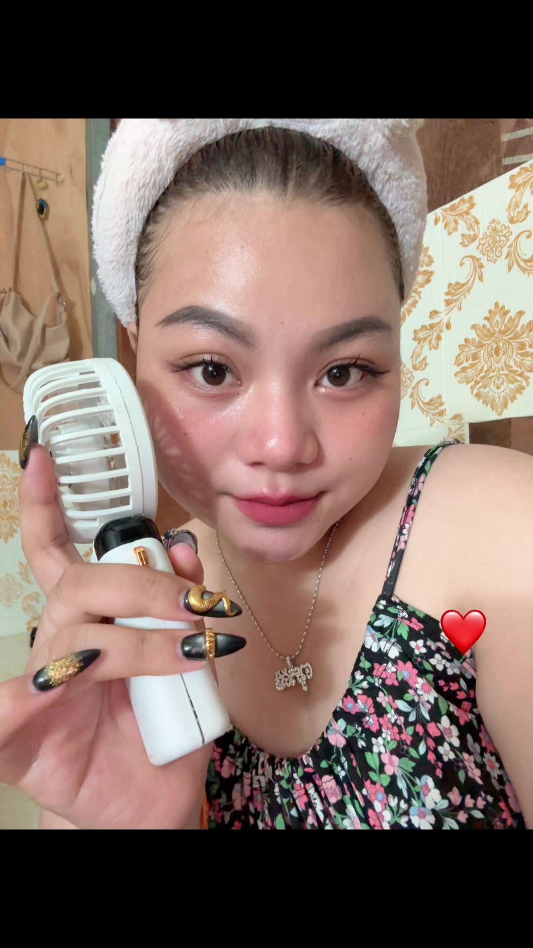 @អ្នកម៉ាក់កូនមួយ ྀི