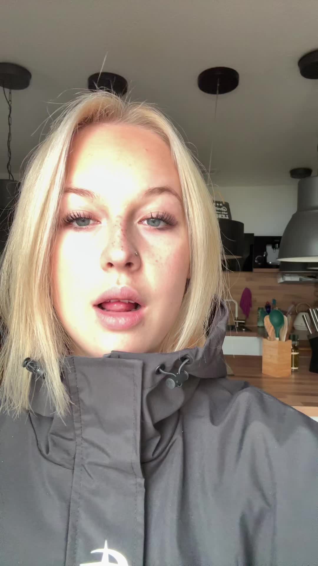 @emelyerdbeer⛓️💥🍓