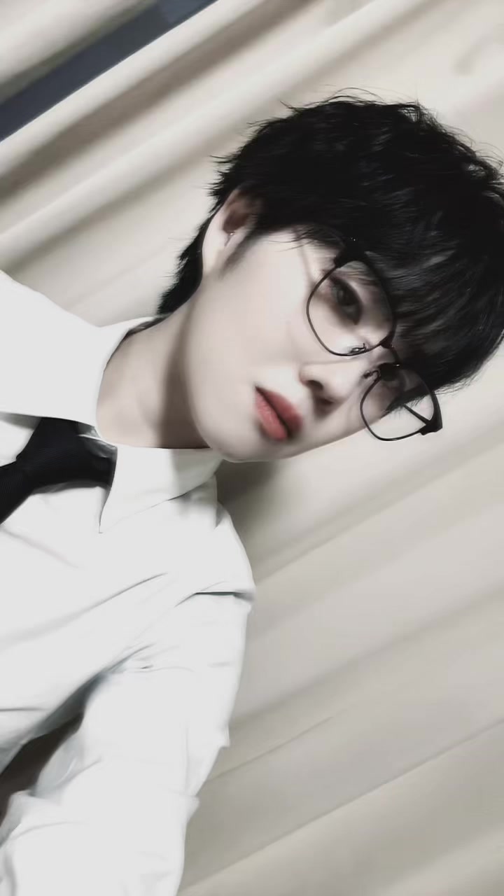 @倫