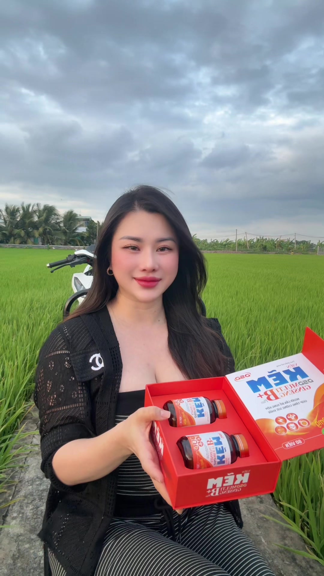 @Ho&agrave;ng Yến