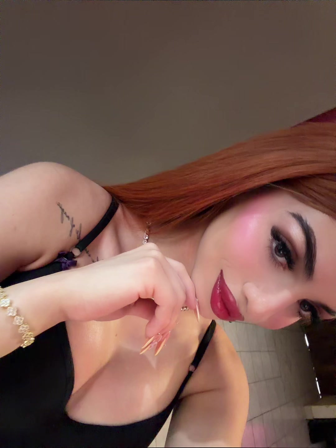 @𝒮𝑜𝒻𝒾💋