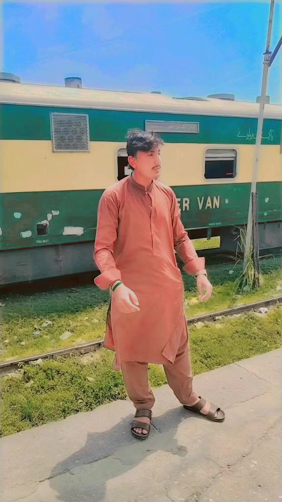 @✓Usman KHAN 🤬👿