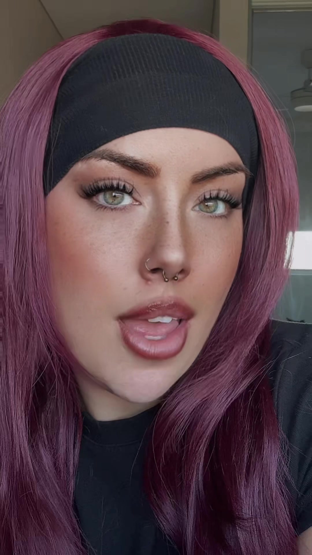@LEASHBIAN 😈