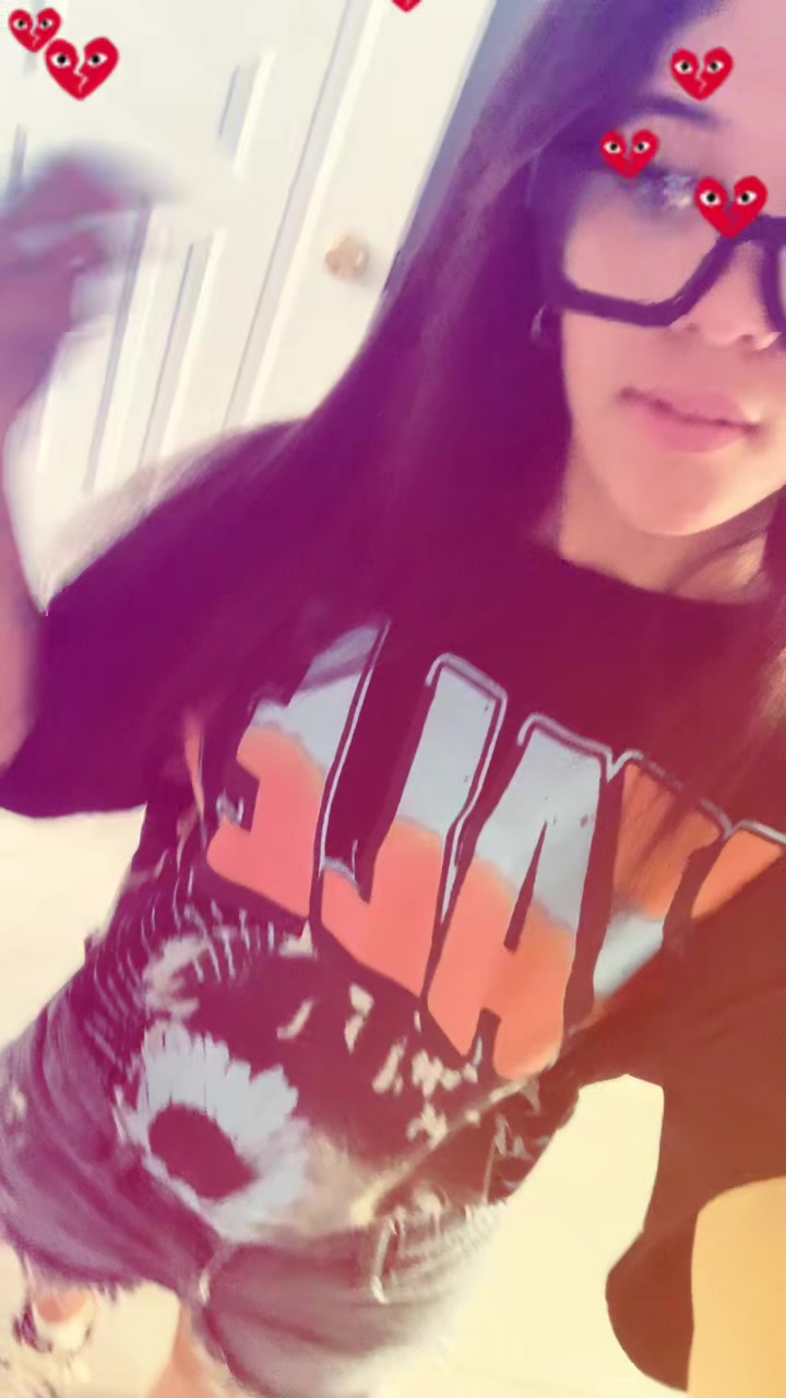 @Xoxo_daileni