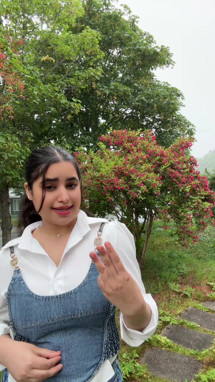 @riyaa_sharma18