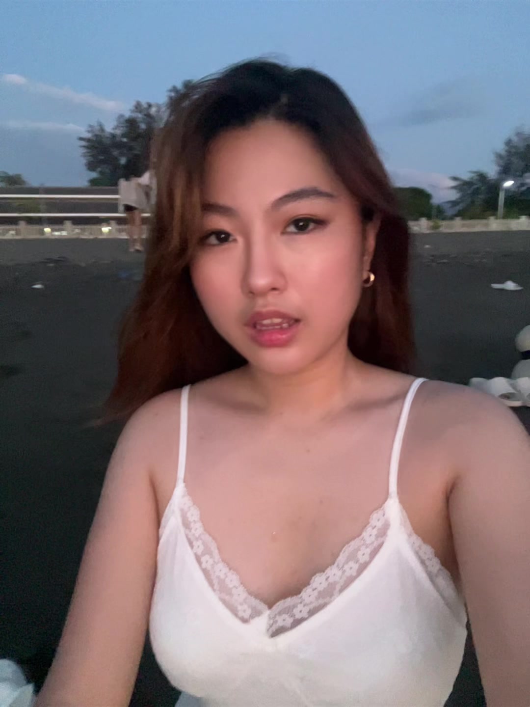 @真理子