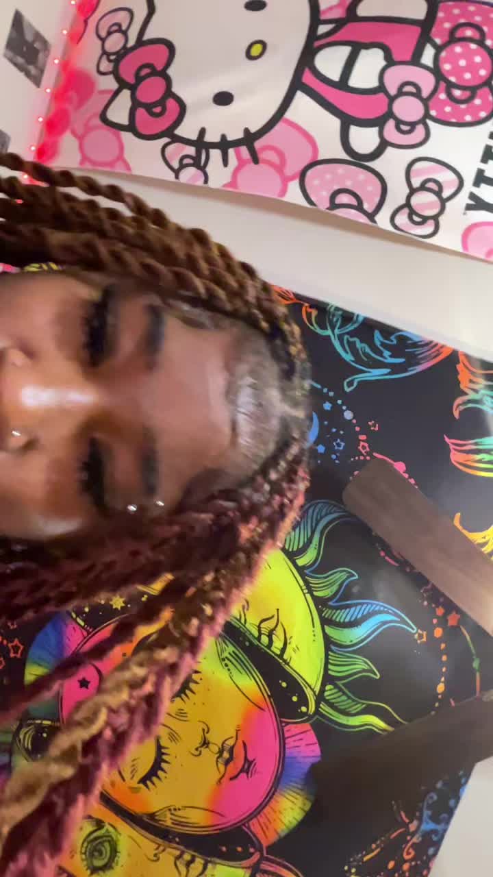 @RENIDAPOOH🧸👩🏾&zwj;❤️&zwj;💋&zwj;👩🏾