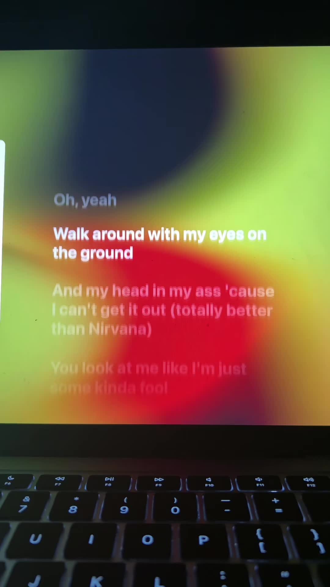 @🎧
