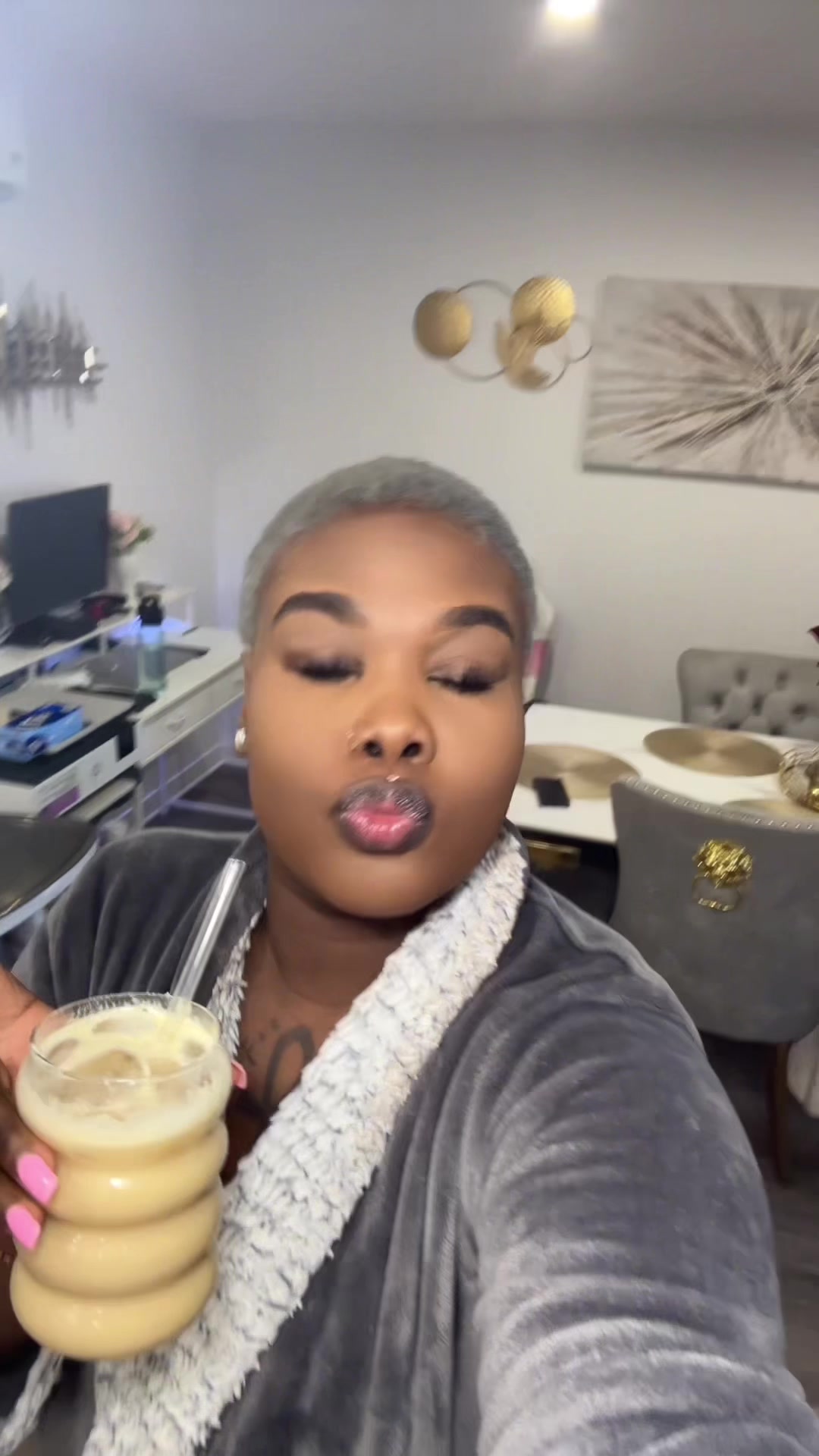 @Oshungoddess | content creator