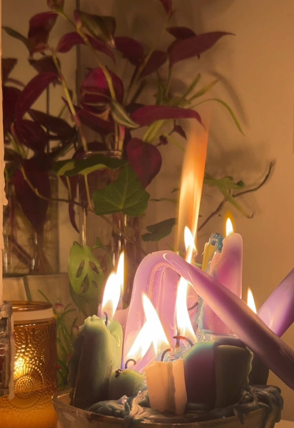 @candlecountess