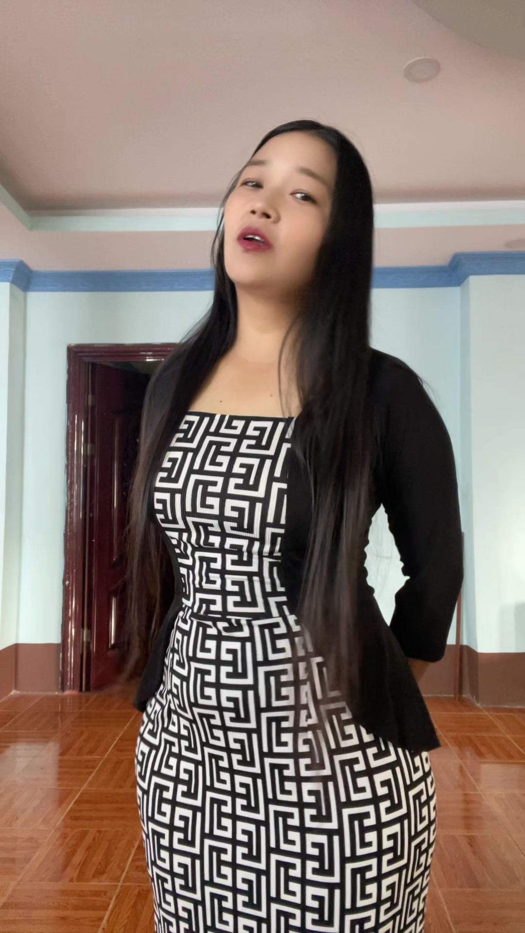 @Midday Khin
