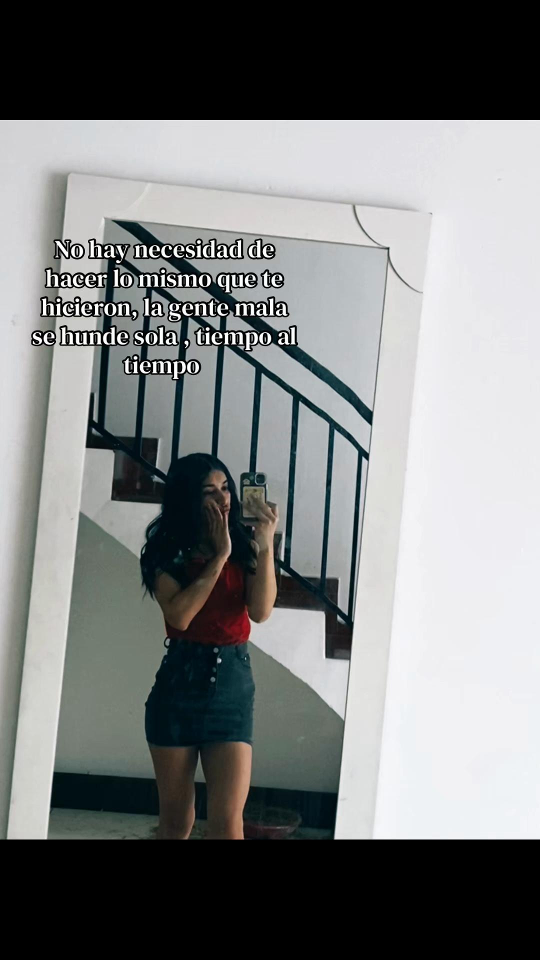 @AlejandraLuuna