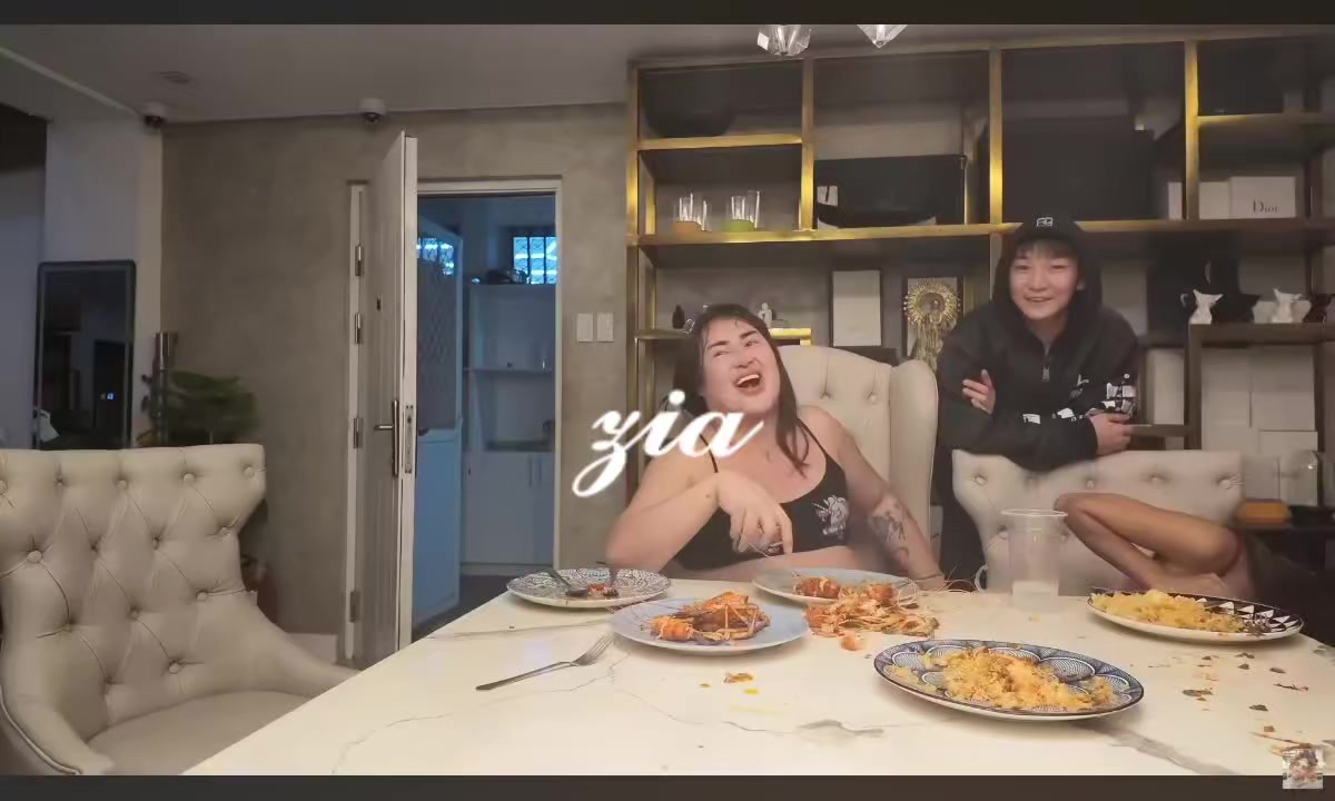 @𝔃𝓲𝓪
