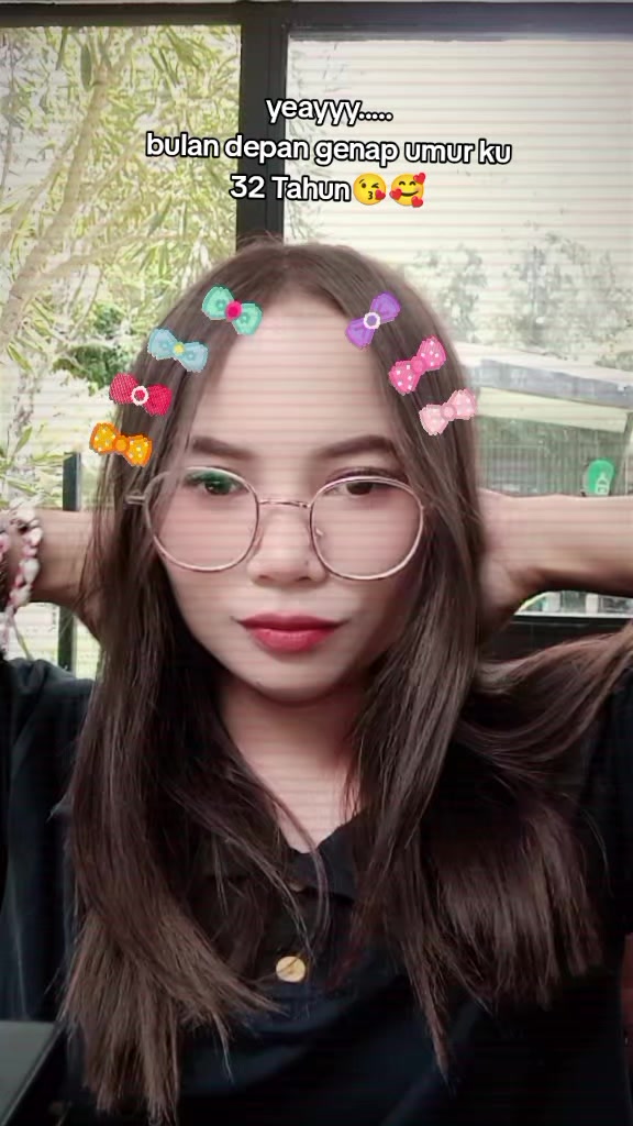 @Helen sirait