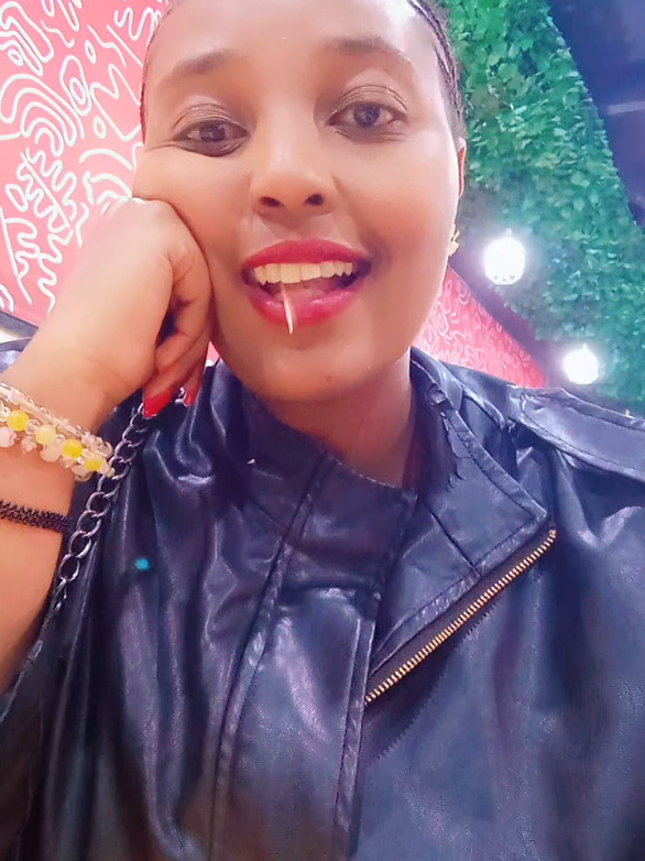@Charlotte_Mbugua