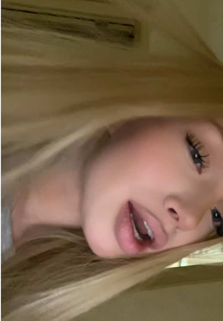 @vimolyyy