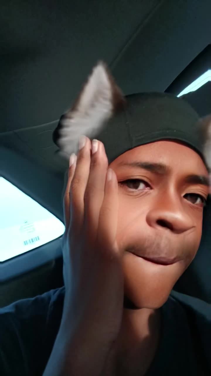 @🫸🏾                    🫷🏾