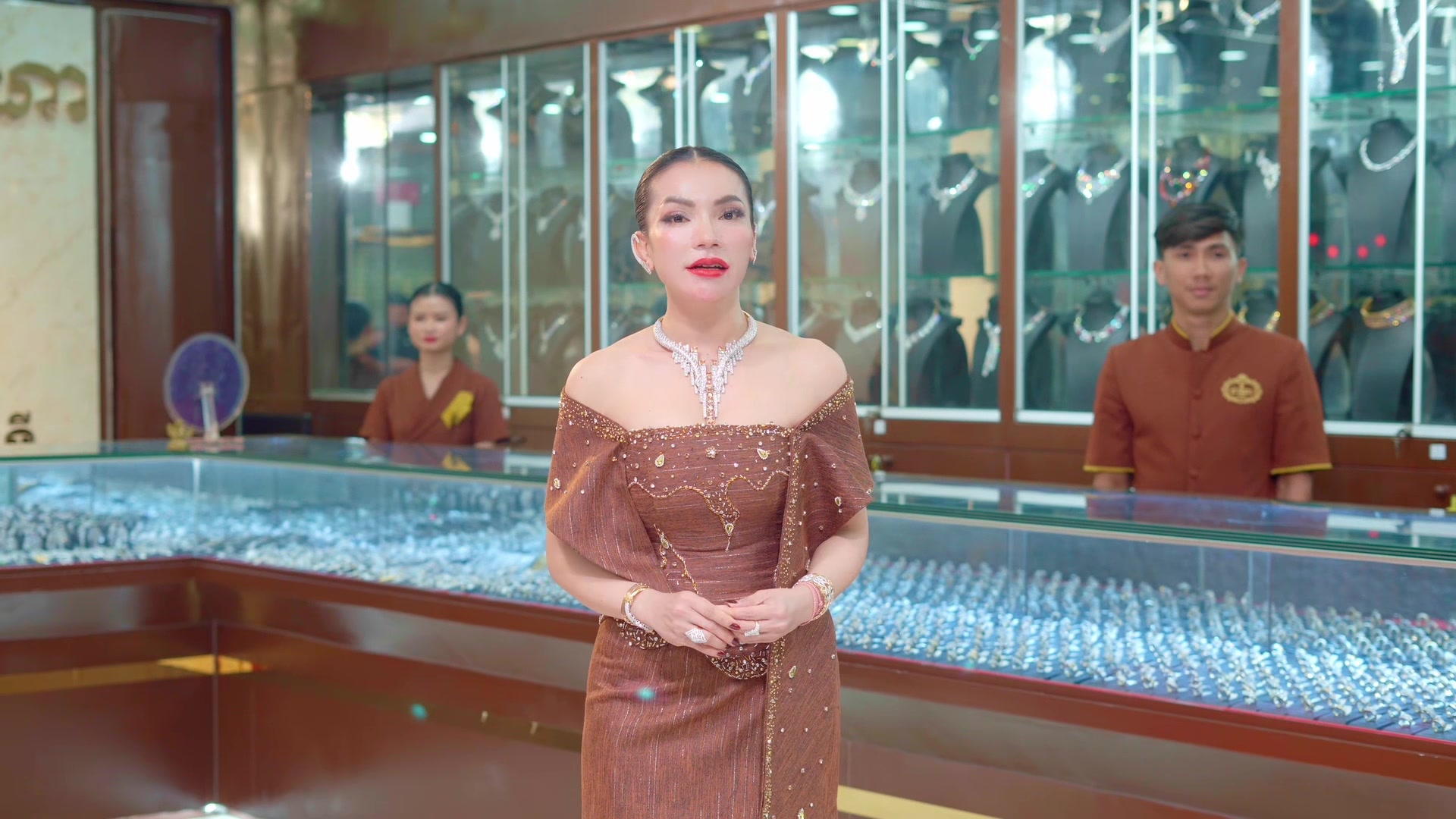 @ហាងមាសពេជ្រ ដាណាទ្រី
