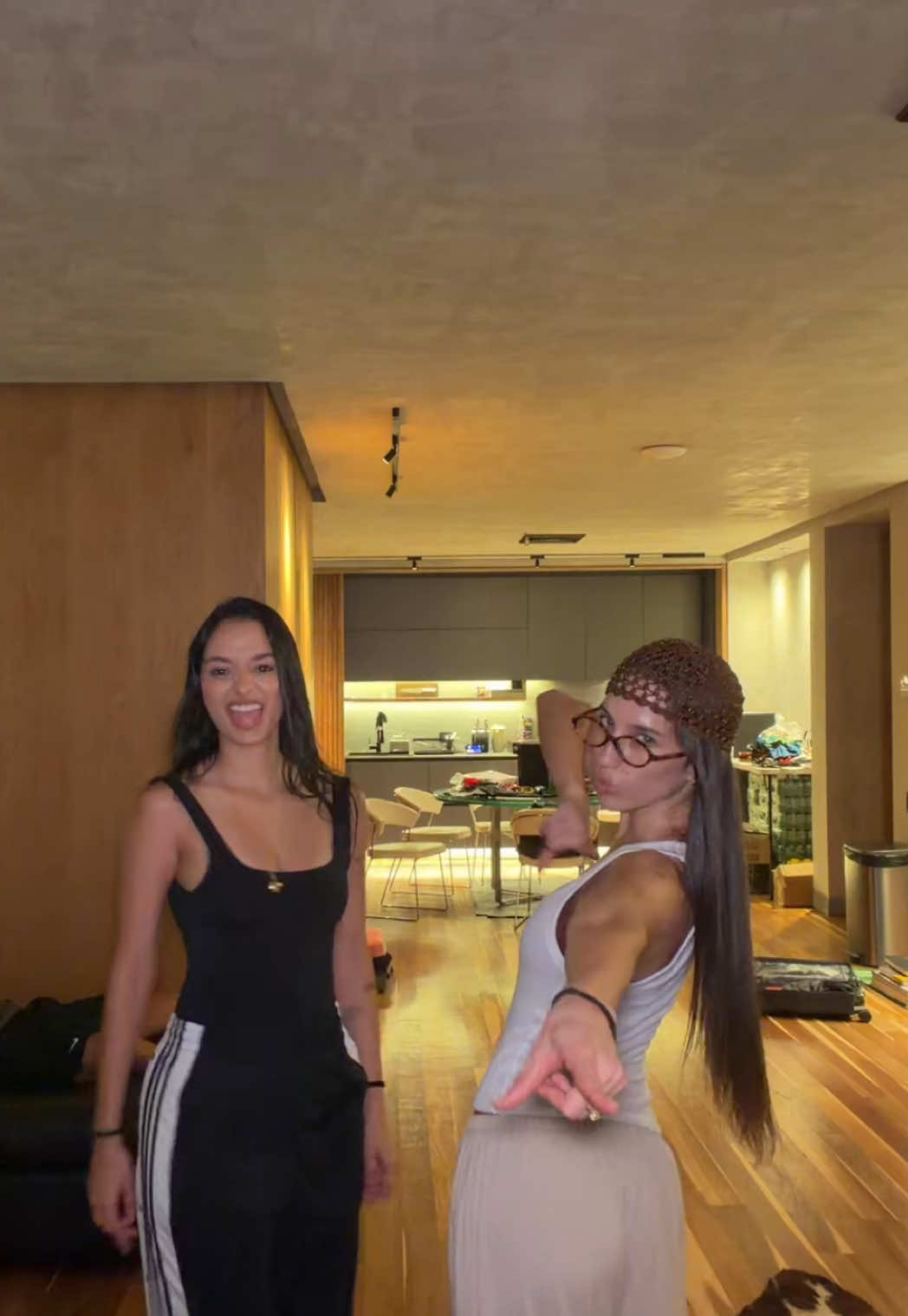 @AriaVega