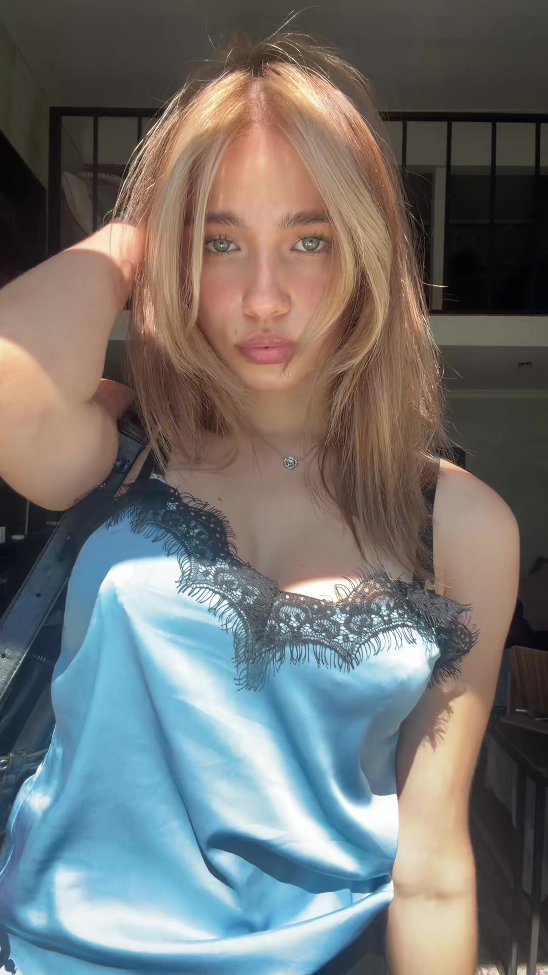 @poli
