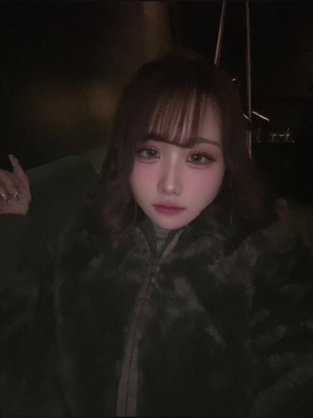 @にこ