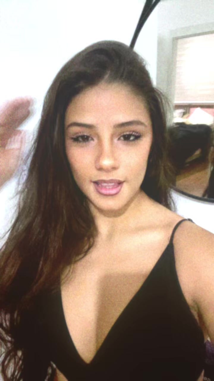@laviniaaroux