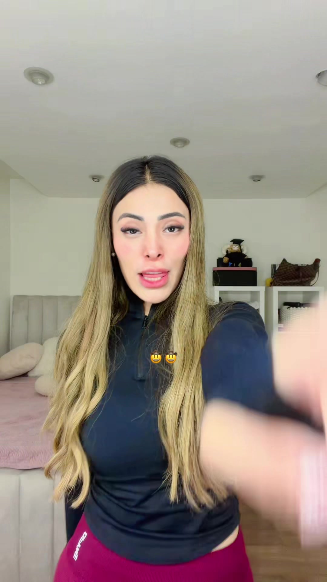 @Ana Flores