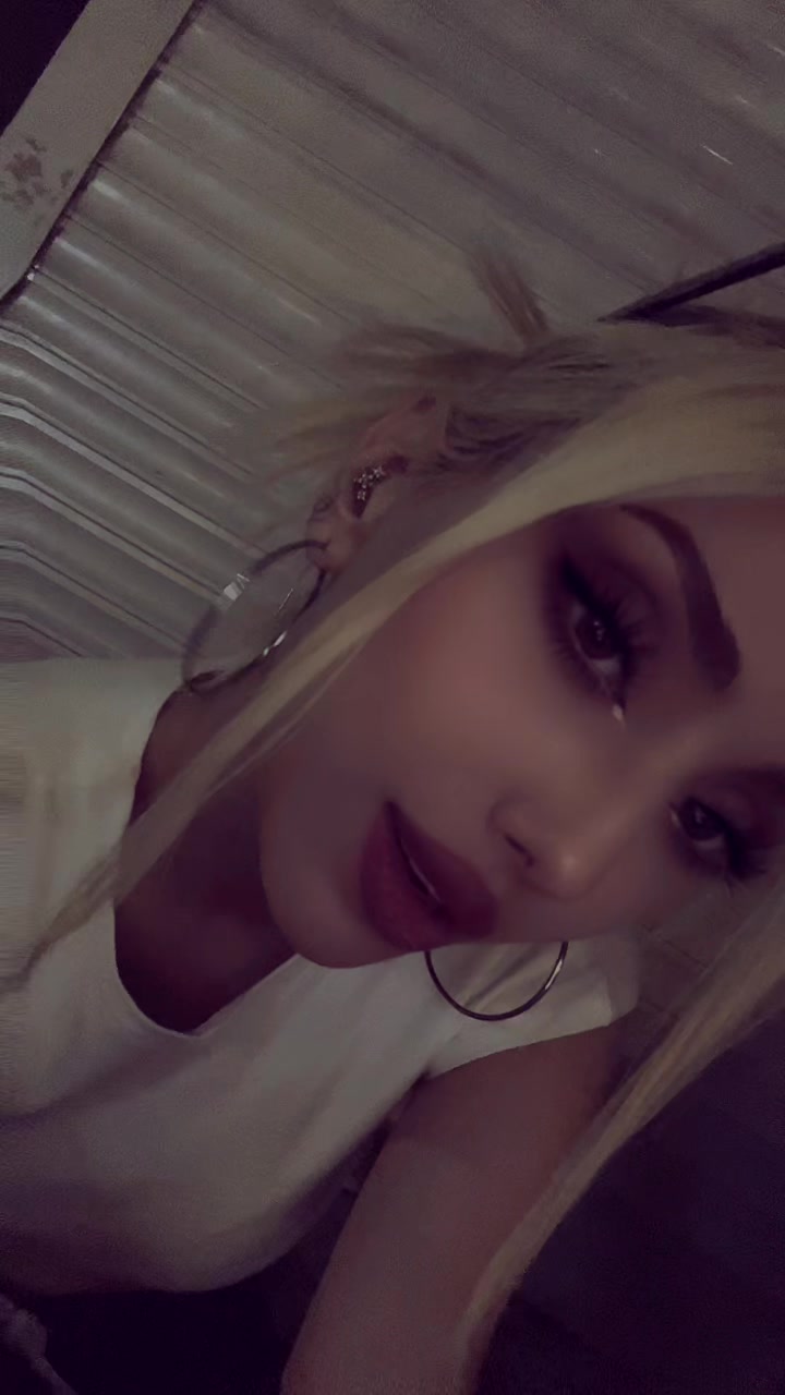 @hell._.ix