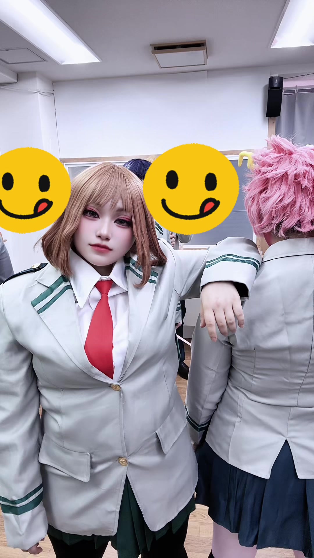 @アシシ