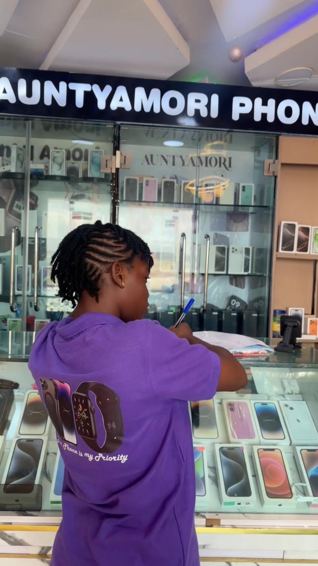@auntyamori_iphonestore