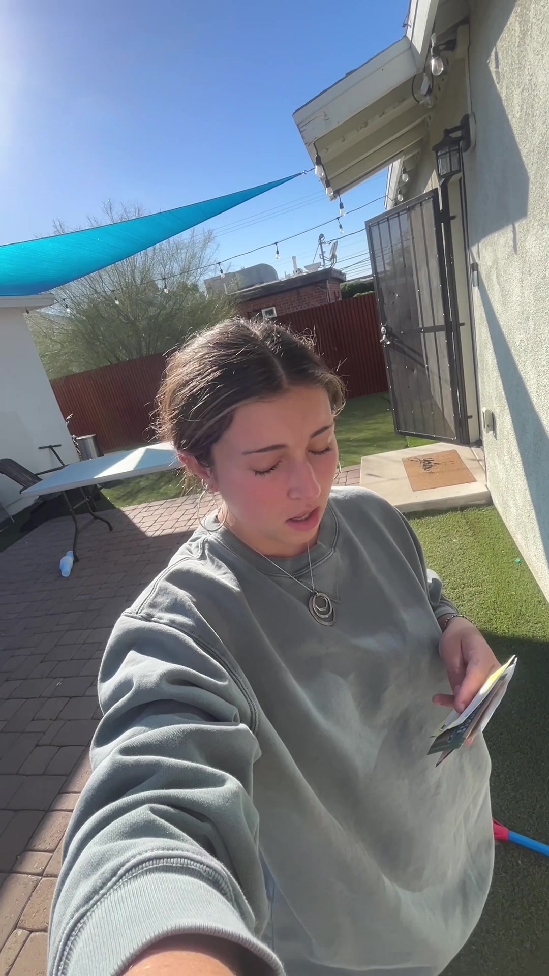 @Ella