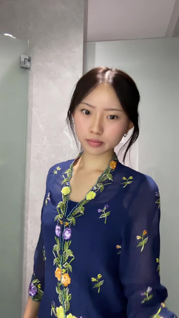 @靜霓