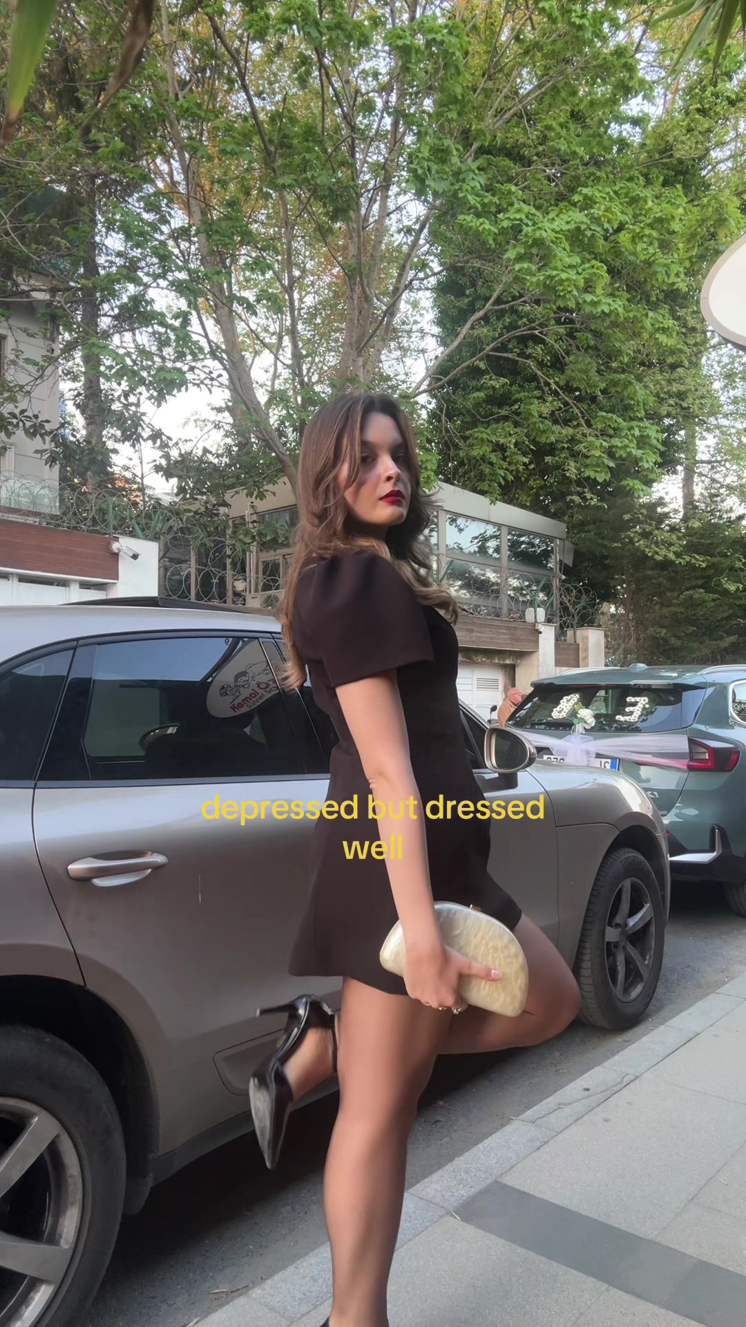 @𝒴