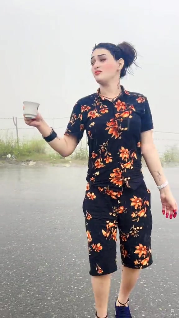 @Misses Karachi zindage