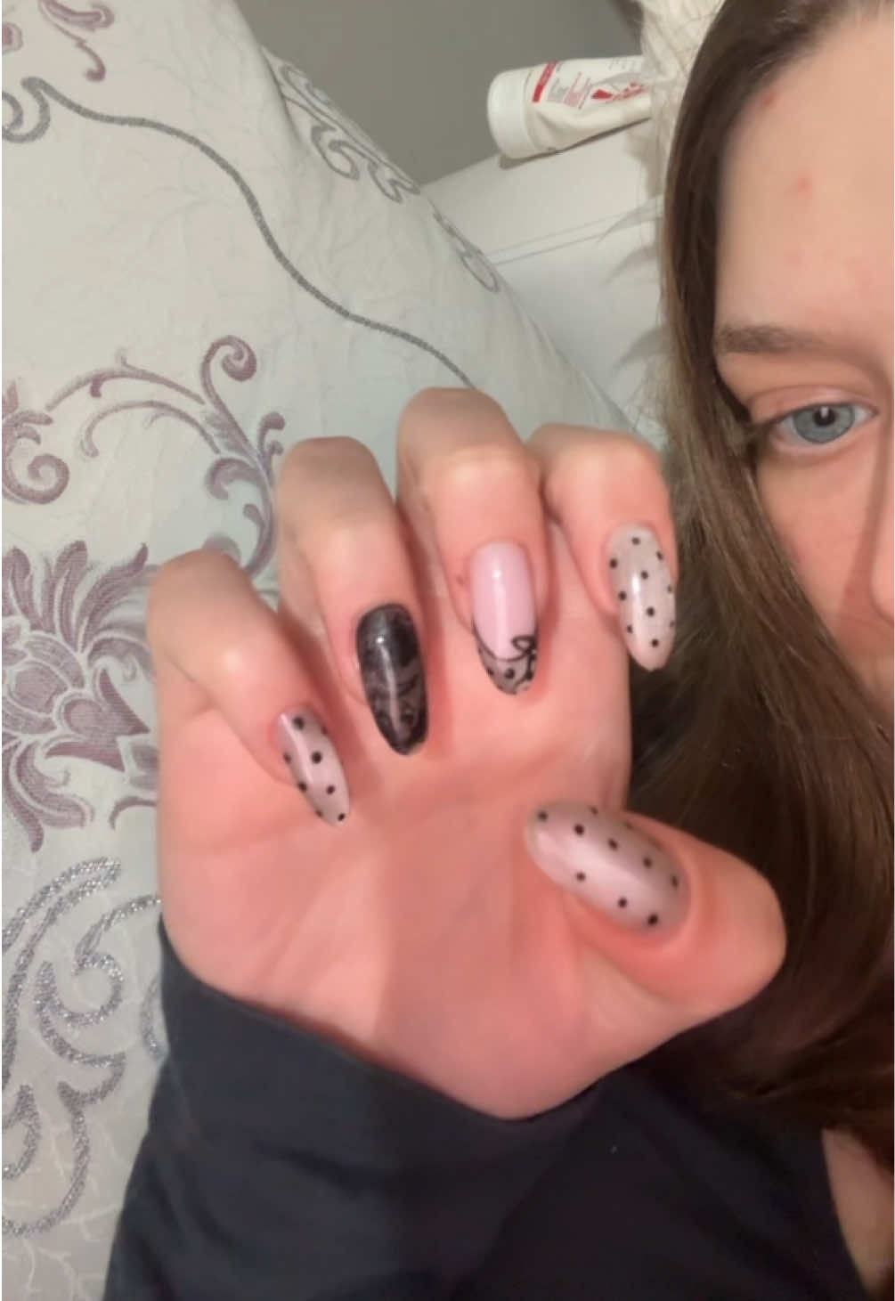 @Ecenails.co
