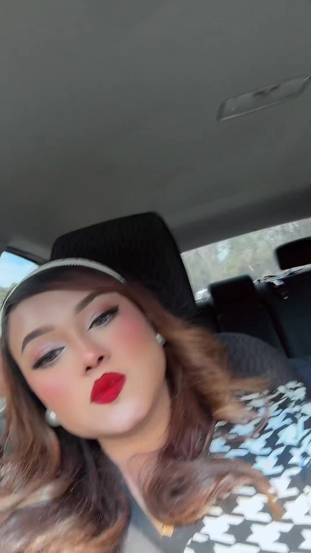 @Tesam Trina